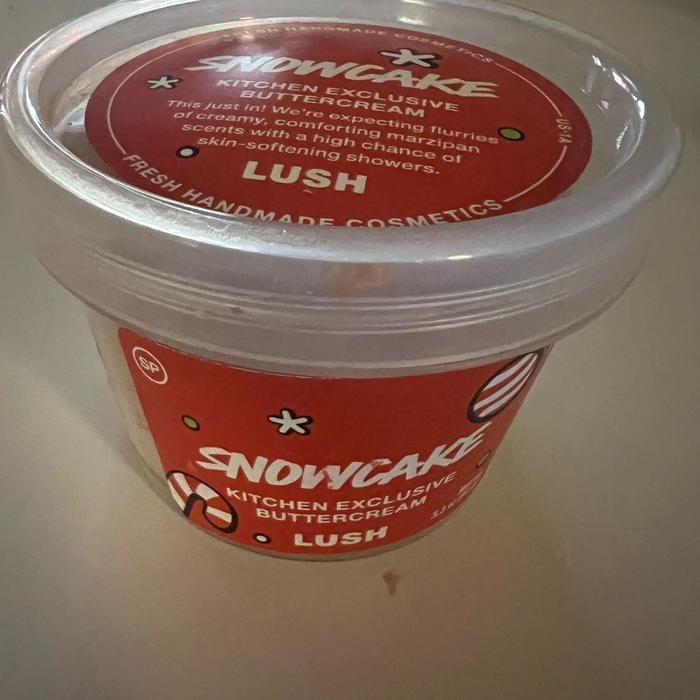 Lush Snowcake Kitchen Exclusive Buttercream 3.3 oz BRAND NEW LIMITED EDITION